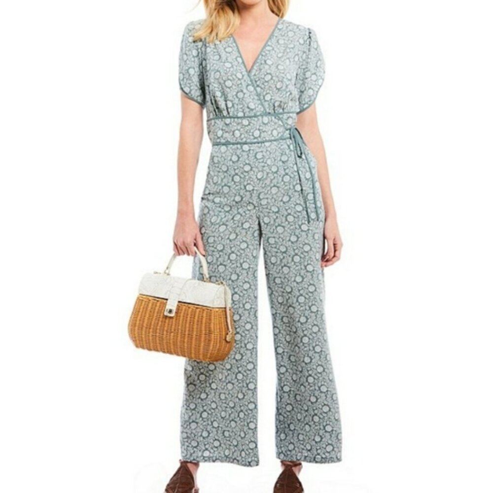 Chelsea & Violet Short-Sleeve Green & White Floral Print Wide-Leg Jumpsuit with